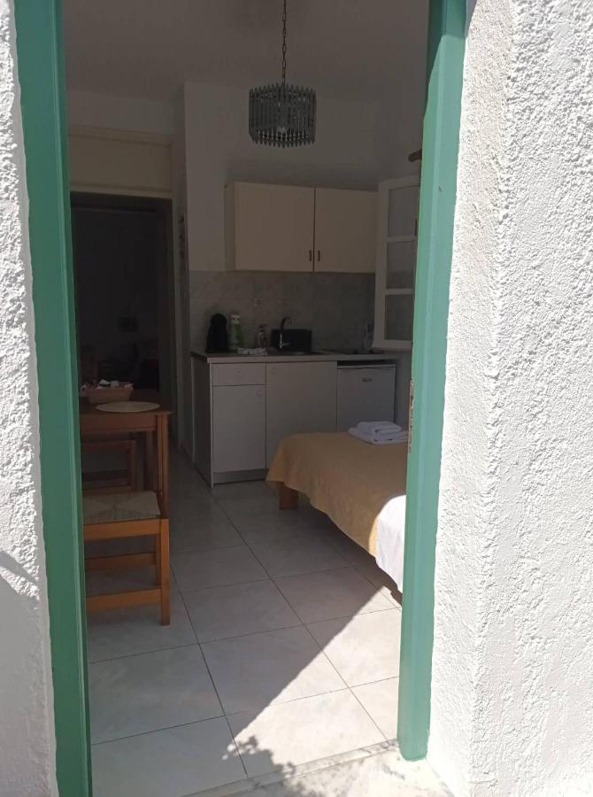 Dioni Lux Inn 2 Pachaina Екстериор снимка